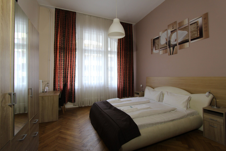 Room 5, Hotel Pension Elegia am Kurfürstendamm, Berlin