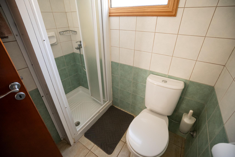 Bathroom 4, Konnos Villa 1