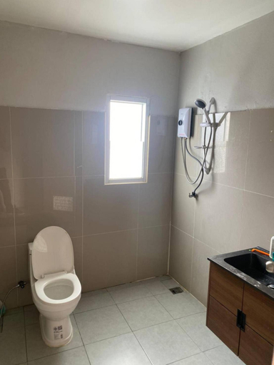 Bathroom 5, Hood hostel, Pattaya
