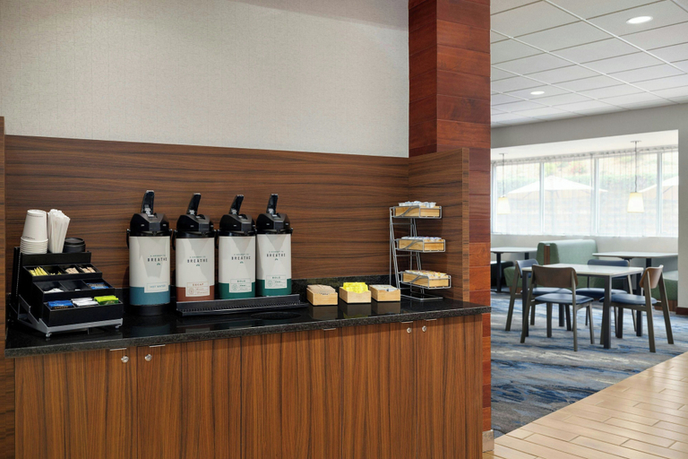 Food & Drinks 5, Fairfield Inn & Suites Bristol, Sullivan