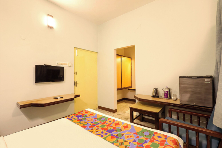 Bedroom 3, FabHotel Santhi Inn, Puducherry