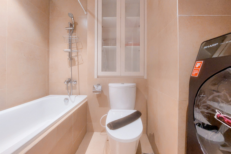 Bathroom 5, Cozy Stay 2BR Apartment Branz BSD City By Travelio, Tangerang Selatan