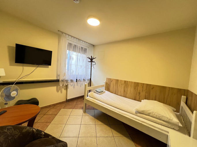 Others 5, ETNA - Hostel -Noclegi 24h Rzeszow 24 Pokoje -PARKING-, Rzeszów City