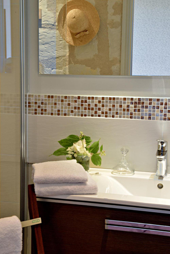 Bathroom 3, Logis Hotel Le Plantagenet, Indre-et-Loire