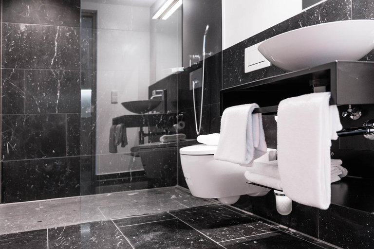 Bathroom 3, Blackhome Innsbruck City South I contactless check-in, Innsbruck