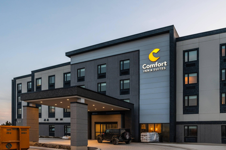 Exterior & Views 2, Comfort Inn & Suites, Simcoe