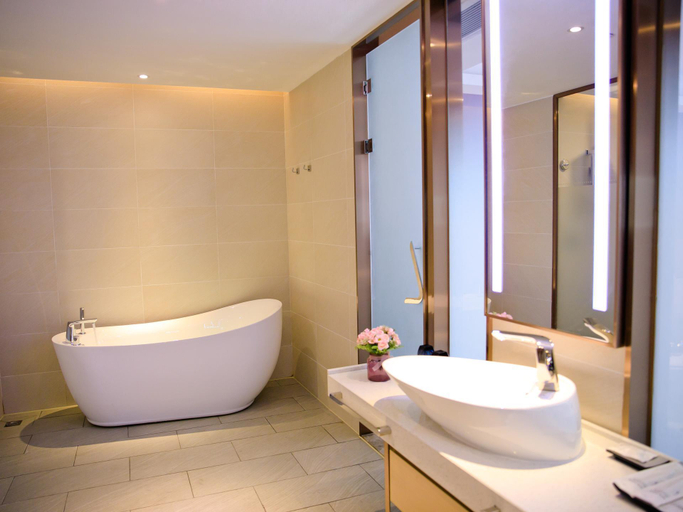 Bathroom 3, Lavande Hotels·Shenzhen North Railway Station Longhua Bus Terminal, Shenzhen