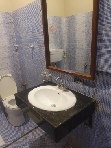 Others 5, Family Rooms, Karachi