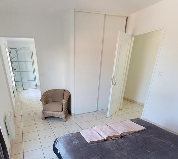 Bedroom 2, B&B BonjourSoleil, Aude