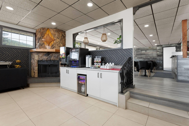 Others 5, Travelodge by Wyndham Blairmore, Division No. 15