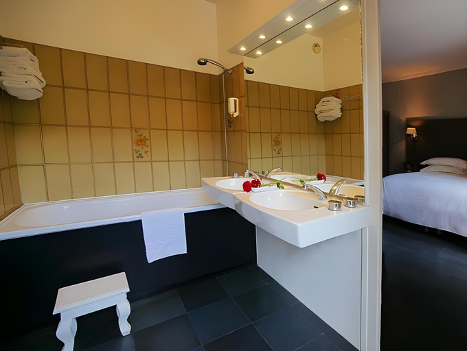 Bathroom 4, Domaine La Gentilhommiere, Ardèche