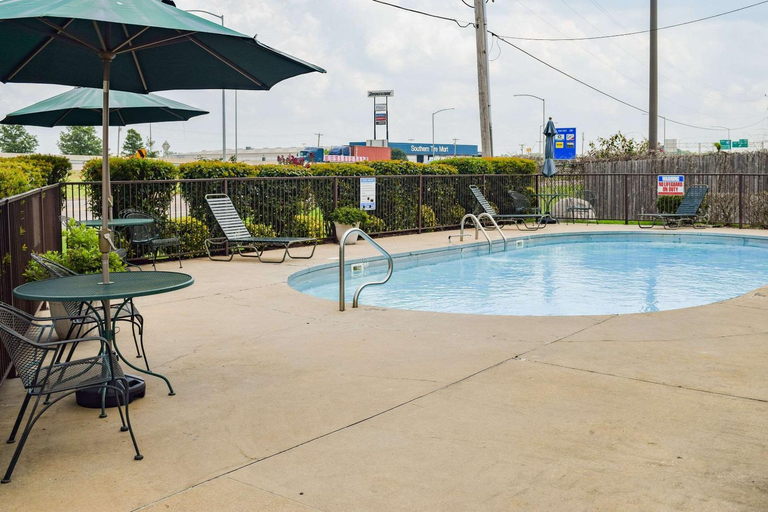 Sport & Beauty 4, West Memphis Inn, Crittenden