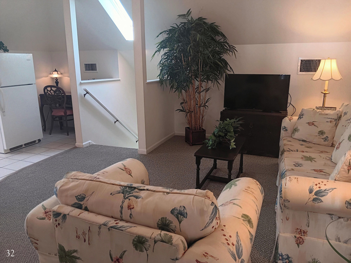 Others 5, The Cozy Inn, Saint Johns