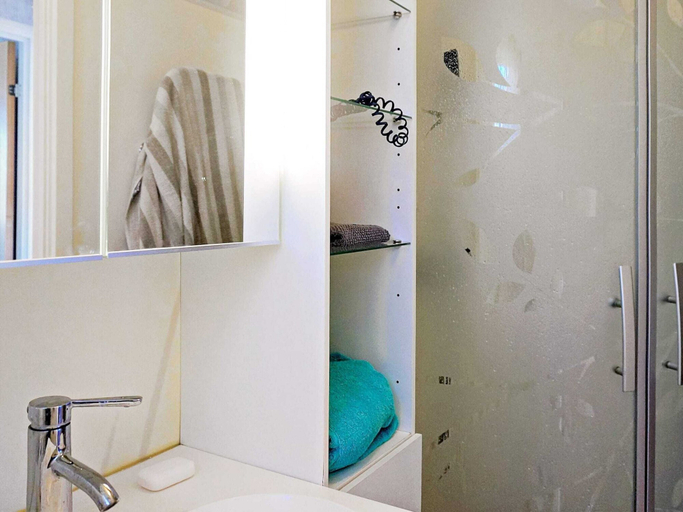 Bathroom 3, 4 Person Holiday Home in Fargelanda, Munkedal