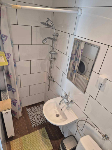 Bathroom 4, Dom Wczasowy NEPTUN, Gryfice