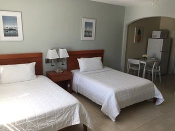 Guestroom 4, Coral Key Inn, Broward