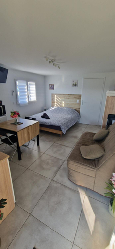 Bedroom, Studio plein Sud au calme, Tarn-et-Garonne