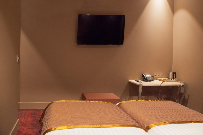 Bedroom 2, HOTEL SIXTEEN PARIS MONTROUGE, Hauts-de-Seine