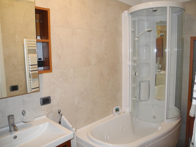 Others 3, Residence " Le Palme " appartamenti, Verona