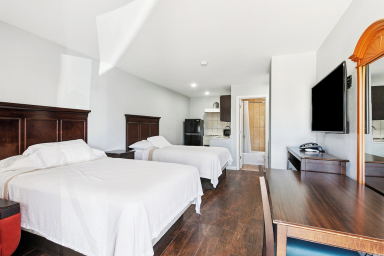 Bedroom 1, LaPlace Motel, Saint John the Baptist