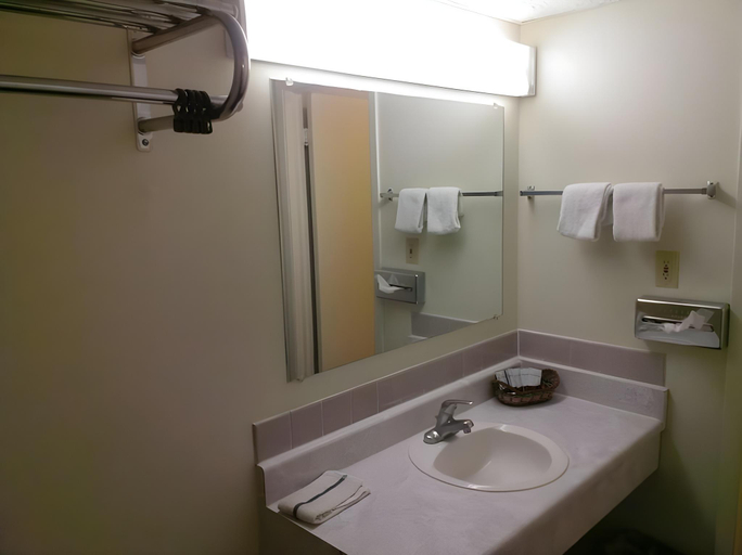 Bathroom 5, Satellite Inn, Otero