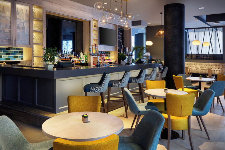 Food & Drinks 5, Leonardo Hotel London Croydon, London