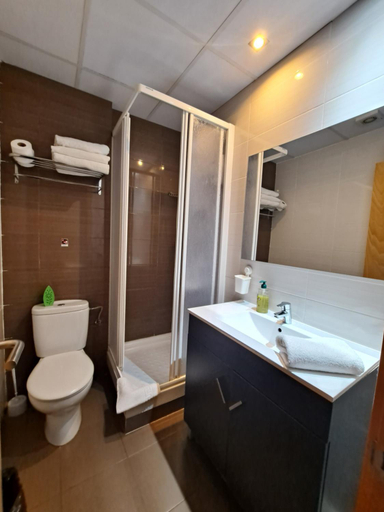 Bathroom 3, Hostal Las Flores Ramblas, Barcelona