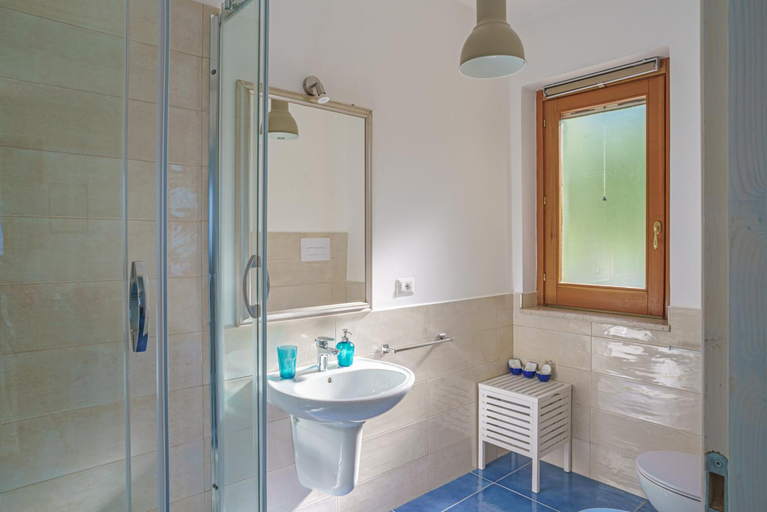 Bathroom 2, Drius edode - b&b affittacamere, Salerno