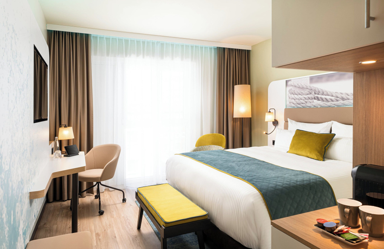 Bedroom 3, Leonardo Hotel Hamburg Altona, Hamburg