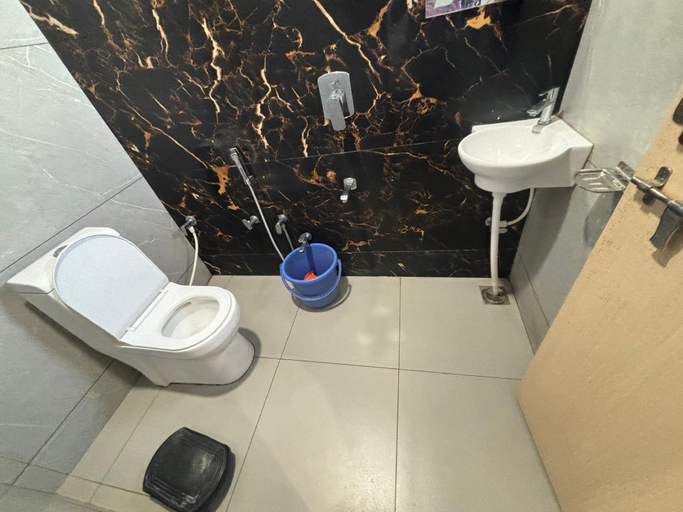 Bathroom, Shree radhe mohan hotel and resort khatushyamji, Sikar