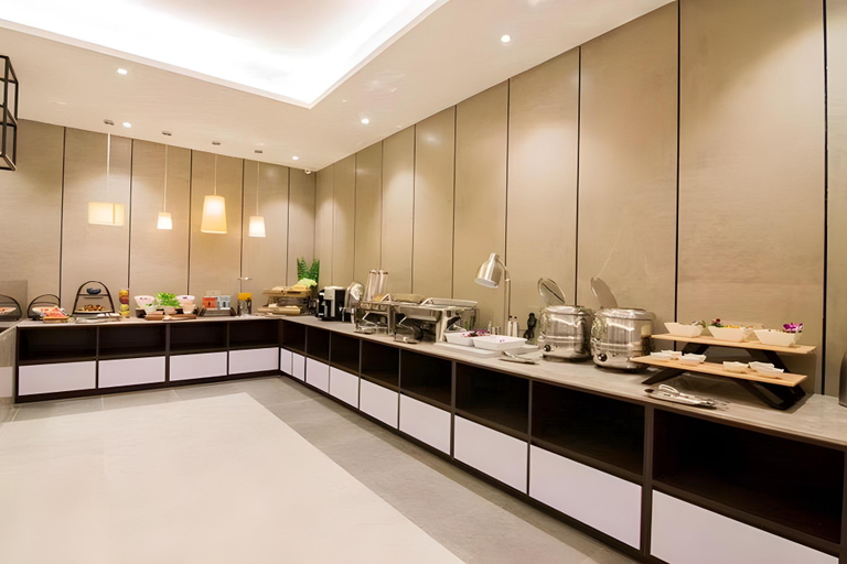Food & Drinks 4, Home Inn Plus Beijing South Station South Square, Beijing