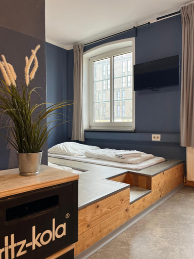 Bedroom 2, Blue Doors Hostel KTV, Rostock