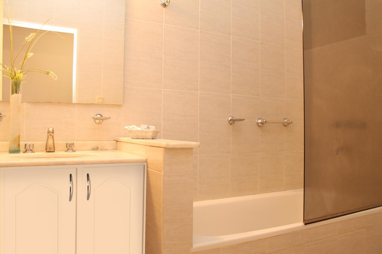 Bathroom 4, Brisas del Lago Apart y Hotel, Federación
