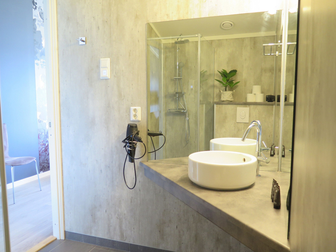 Bathroom 4, Fjellkysten, Lavangen