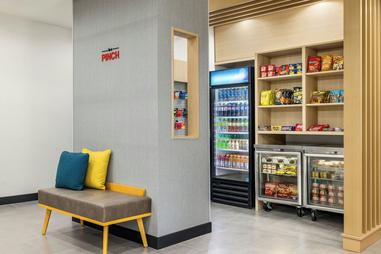 Food & Drinks 5, TownePlace Suites by Marriott Humble Intercontinental Airport, Houston