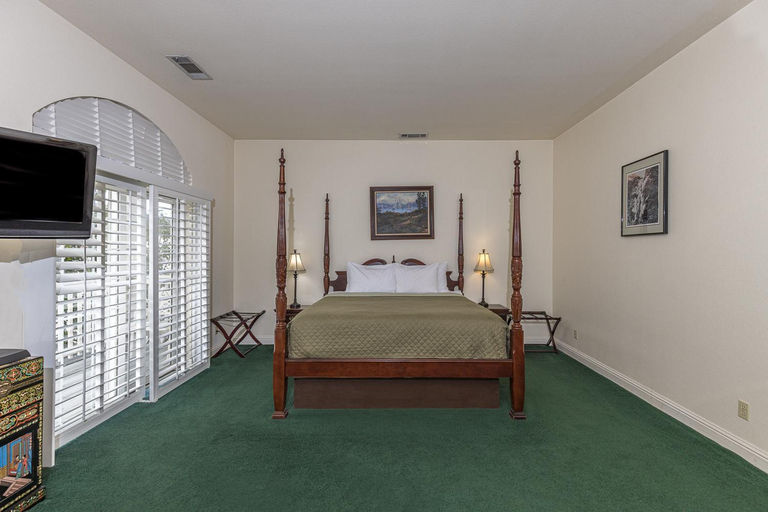 Bedroom 2, 5th Street Inn, Mariposa