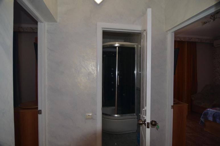 Bathroom, Частныи Дом, Sochi gorsovet