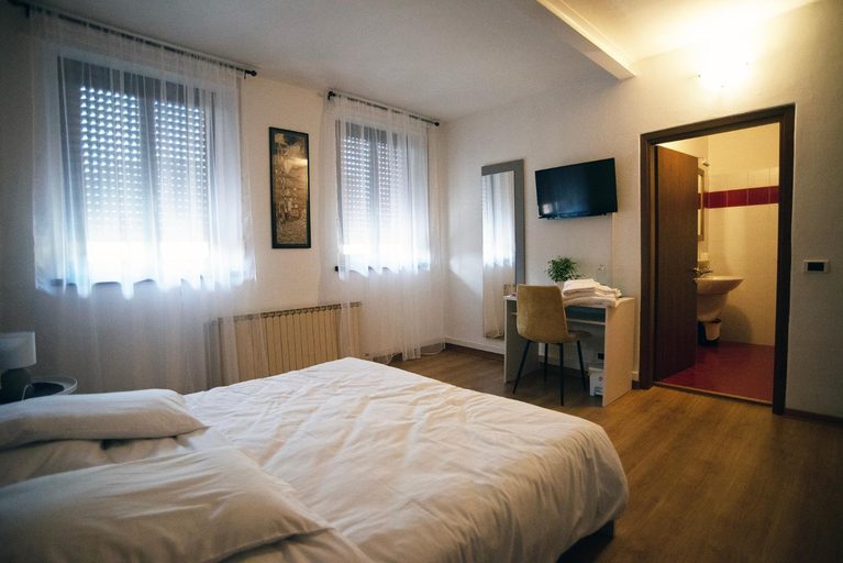 Bedroom 2, Albergo Alla Cesa, Belluno