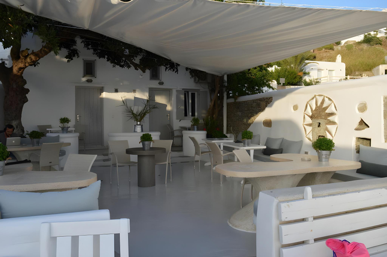 Food & Drinks 5, Flaskos suites, South Aegean