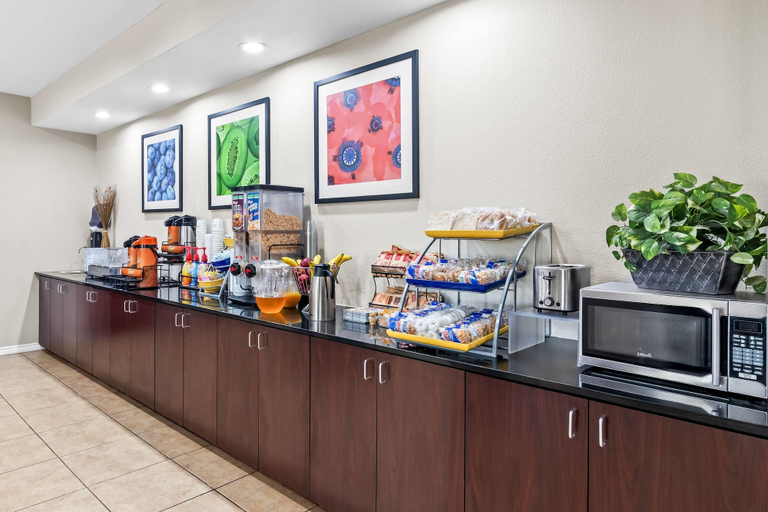 Food & Drinks 5, Days Inn by Wyndham Rockdale Texas, Milam