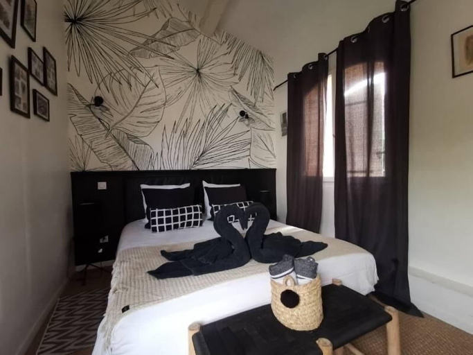 Bedroom 3, Villa Ambrosia, Aude