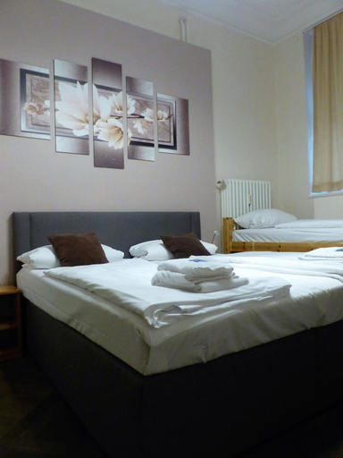 Room 3, Hotel Pension Elegia am Kurfürstendamm, Berlin