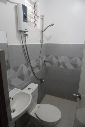 Bathroom 4, Macky's Hidden Inn, Coron