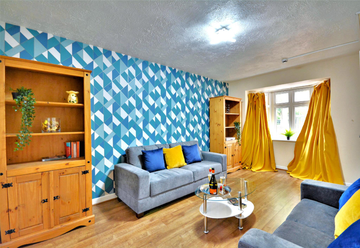 Others 4, Manchester Townhouse by BEVOLVE - 4 bedrooms - Free Parking, Manchester