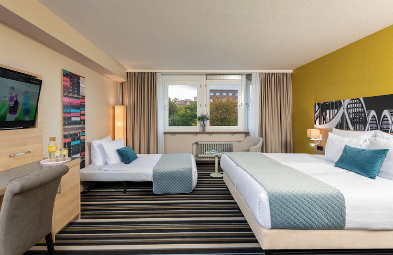 Bedroom 4, Leonardo Hotel Hamburg Elbbruecken, Hamburg