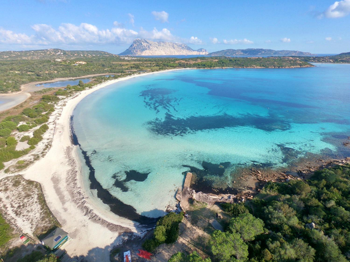 Others 5, ISS Travel, L'Avru - 700 m from La Cinta beach, Nuoro