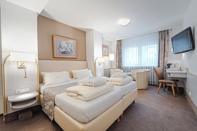 Bedroom 2, Park Hotel Sletz Giessen, Gießen