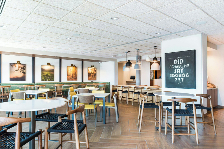 Food & Drinks 4, Fairfield Inn & Suites Hanford, Kings