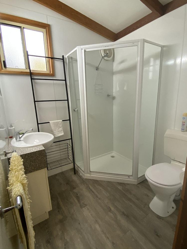 Bathroom, Beechworth Cabins, Indigo - Pt A