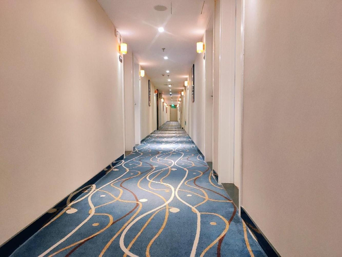 Others 5, 7 Days Premium Shenzhen North Station Yicheng Center, Shenzhen